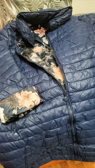 Chaqueta ZOTENO azul con forro estampado