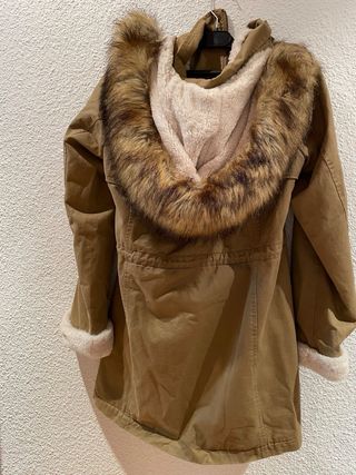 Abrigo beige con forro de pelo