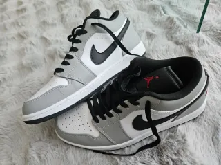 Nike Air Jordan 1 Low Gris Blanco