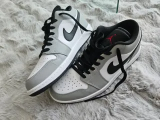 Nike Air Jordan 1 Low Gris Blanco