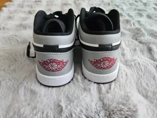 Nike Air Jordan 1 Low Gris Blanco