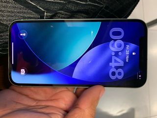 iPhone 12 com bolha na tela