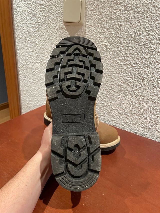 Botas de montaña marrones con forro