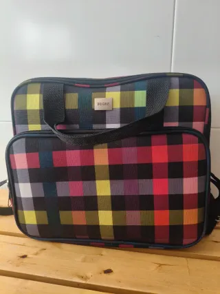 Maleta con bolso auxiliar multicolor