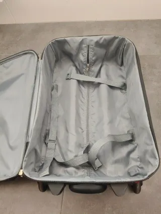 Maleta con bolso auxiliar multicolor