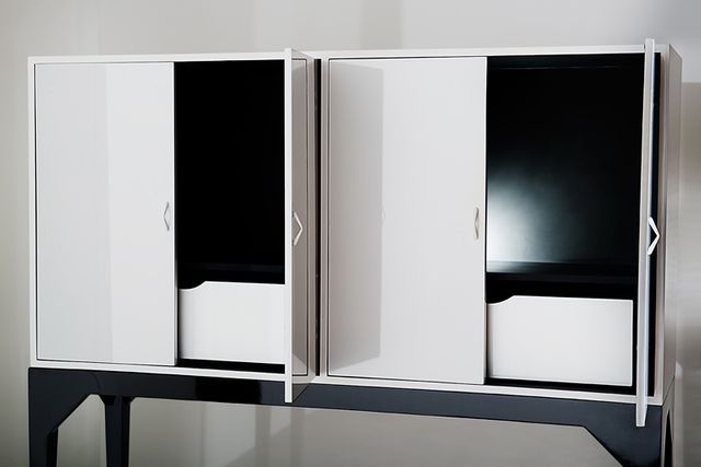 Aparador moderno blanco y negro