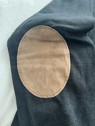 Jersey Negro Hombre con Parches en Codos