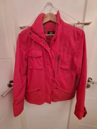 Cazadora tejido tipo gabardina