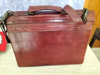 Maletín de piel antiguo