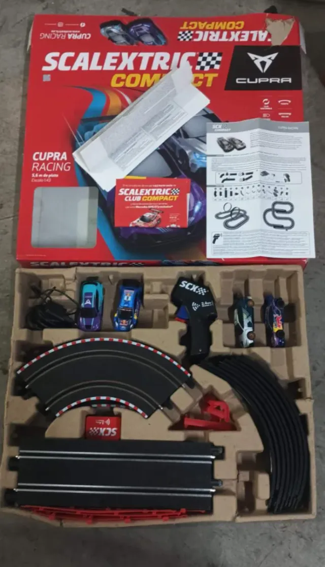 Scalextric Cupra Racing Compact