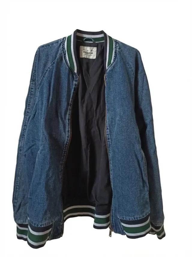 Cazadora Bomber Vaquera PULL&BEAR Talla L - clasic