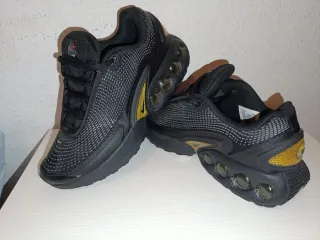 Zapatillas Nike Air Max Dn (Negras y Doradas)