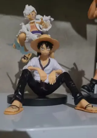 Lote One Piece:Figura y reloj de bolsillo de metal