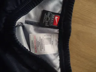 Pantalón FC Barcelona Nike Talla S bebes/niño