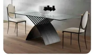 Mesa de forja y cristal