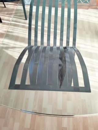 Mesa de forja y cristal