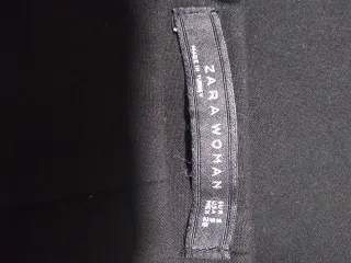 Falda Zara negra con aro