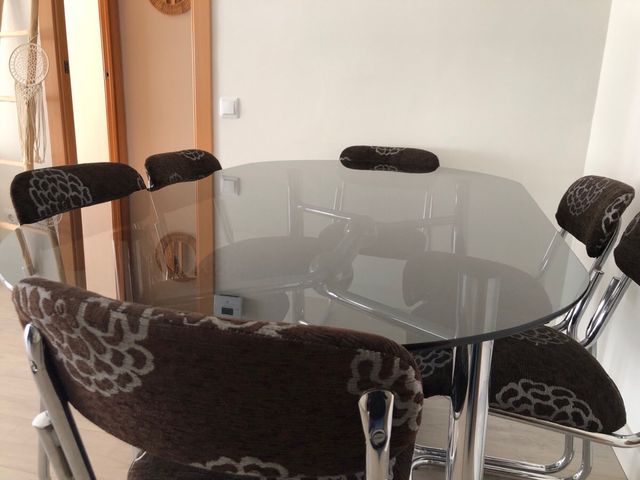 Mesa de comedor cristal y metal