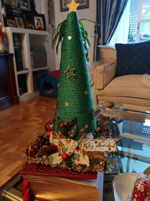Árbol de Navidad Decorativo Hecho a Mano