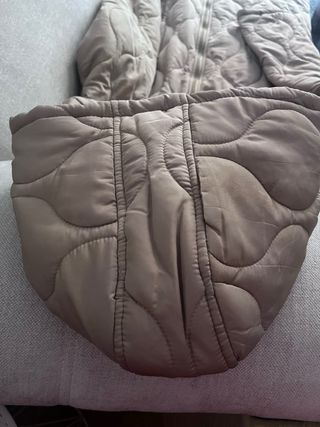 Abrigo largo acolchado beige