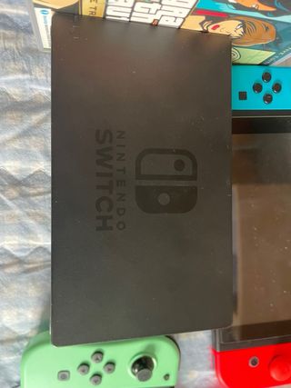 Consola Nintendo Switch in ottime condizioni, pronta per il gioco