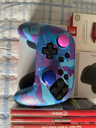 Consola Nintendo Switch in ottime condizioni, pronta per il gioco