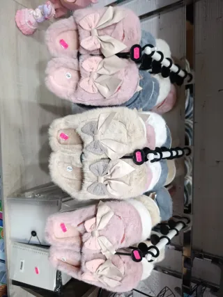 Zapatillas de estar por casa con lazo