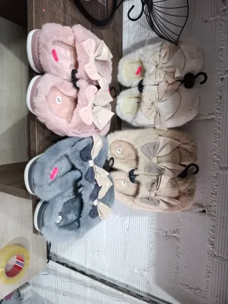 Zapatillas de estar por casa con lazo