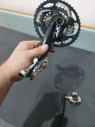 Bielas y pedales  Shimano XT FC-M780