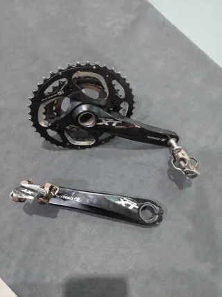Bielas y pedales  Shimano XT FC-M780