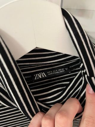 Camiseta manga larga Zara cuello alto rayas