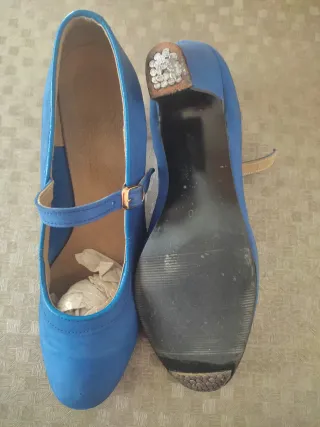 Zapatos de baile azules con tira
