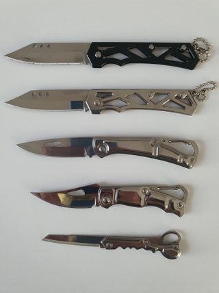 Lotto di 5 coltelli di varie dimensioni