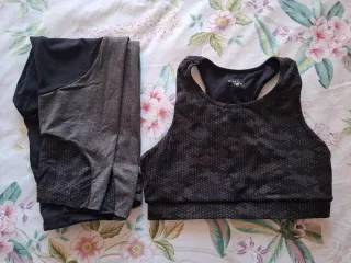 Conjunto deportivo top y mallas