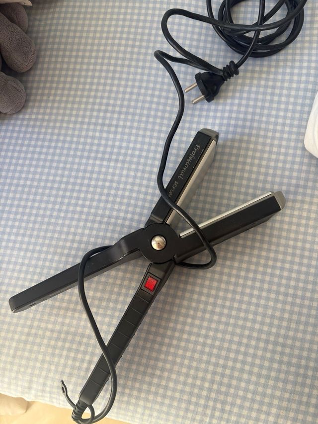 Plancha de pelo Jata negra