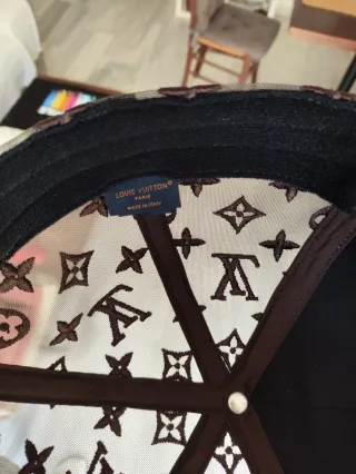 Gorra Louis Vuitton Beige y Marrón