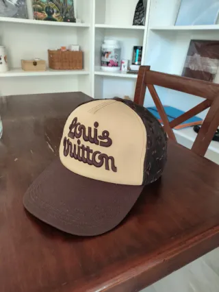 Gorra Louis Vuitton Beige y Marrón