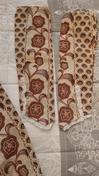 Traje de Fallera Beige y Rojo