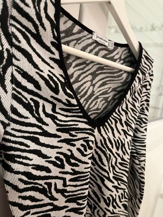 Camiseta de estampado de zebra Stradivarius