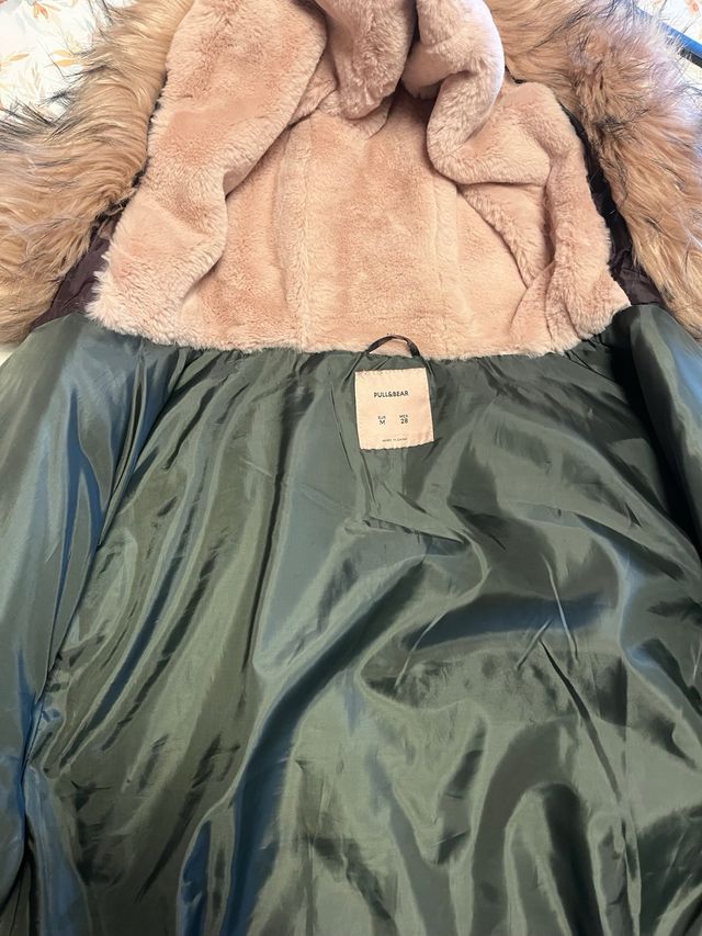 Abrigo Pull&Bear camuflaje con capucha