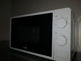 Microondas 700W HIGH ONE