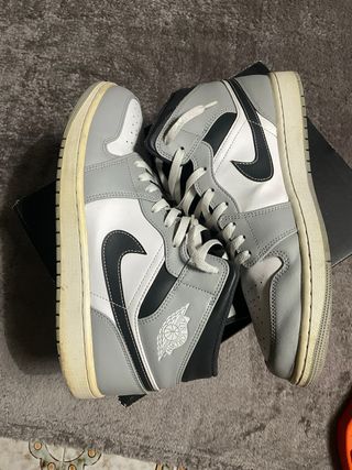 Scarpe Jordan 1 Mid Grigio Bianco