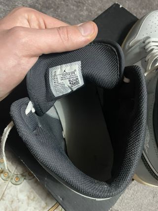 Scarpe Jordan 1 Mid Grigio Bianco