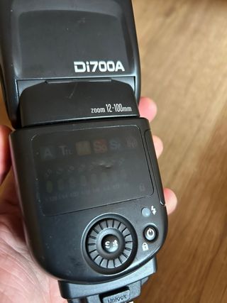 Flash Nissin Di700A per fotocamere micro 4/3