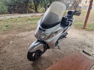 Suzuki Burgman 400 Plata Maxi Scooter