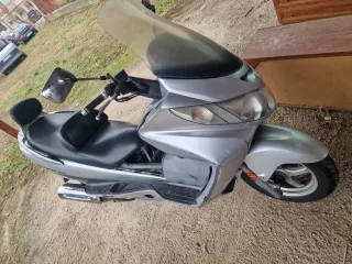 Suzuki Burgman 400 Plata Maxi Scooter