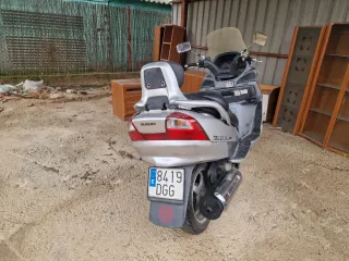 Suzuki Burgman 400 Plata Maxi Scooter