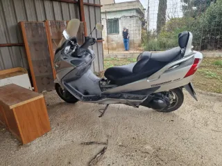 Suzuki Burgman 400 Plata Maxi Scooter