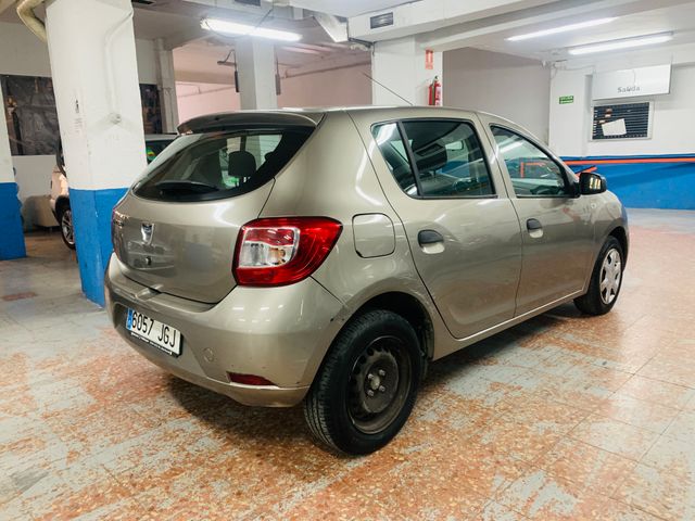 Dacia Sandero 2015