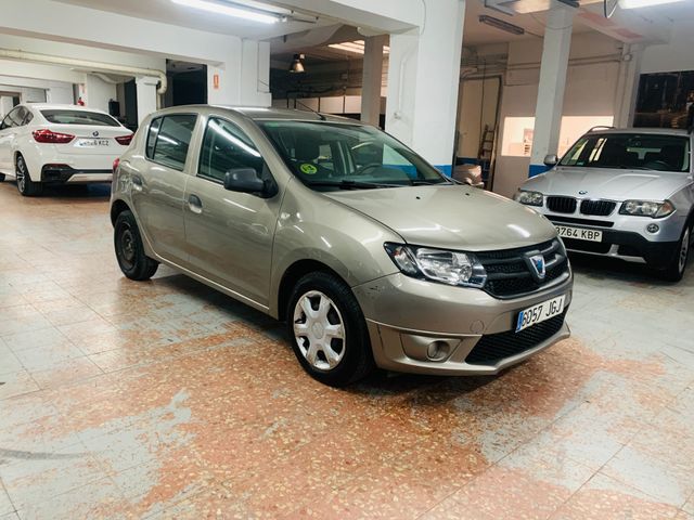 Dacia Sandero 2015